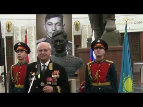 Видео: Москва Зал Славы установка бюста  Бегельдинова Т.Я.