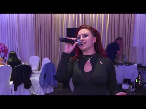 Видео: Евгения Георгиева - Хороводна китка, изпята на сватба.