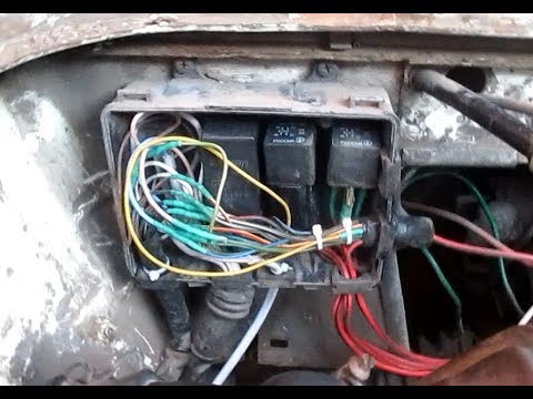 Видео: Фольксваген Т3 - монтаж реле свічок накалу + причесування проводки