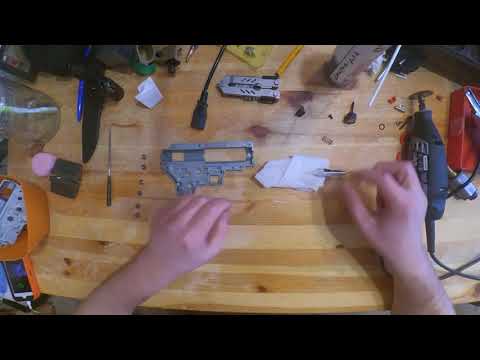 Видео: Устанавливаем и фиксируем подшипники в v2 gearbox