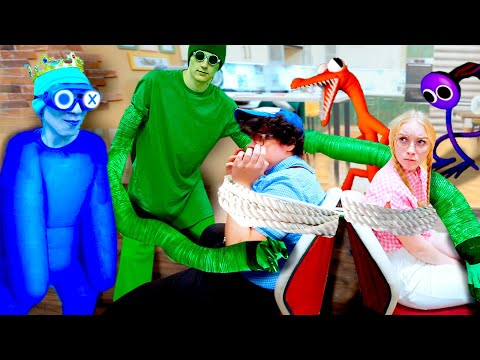 Видео: РАДУЖНЫЕ ДРУЗЬЯ ОХОТЯТЬСЯ НА НАС Rainbow friends in real life || РАДУЖНЫЕ ДРУЗЬЯ #2