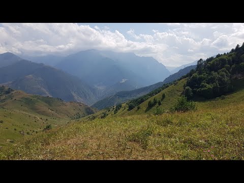 Видео: Переехали жить в #севернаяосетия из Москвы. Учимся жить в селе. Путешествие в Кобанское ущелье