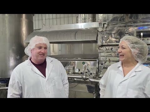 Видео: № 48 260 000 кранов в South Ridge Maple | Канадский кленовый сироп | Sugarhouse Visit