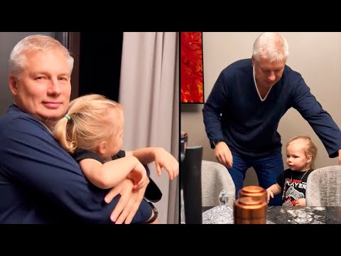 Видео: Копия папы! Ольга Орлова показала мужа Валеру с доченькой Анечкой