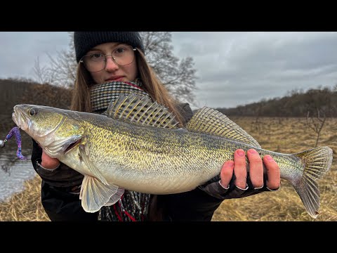 Видео: ДІВЧИНА ЛЕДЬ НЕ ОБЛОВИЛА! СУДАЧИЙ РАЙ!!!