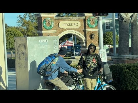 Видео: Лисбург, Флорида. Страдаете от бездомности и отсутствия возможностей?