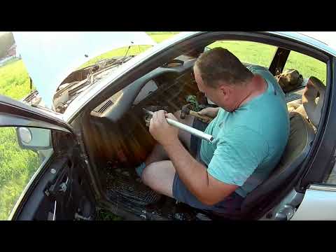 Видео: Реставрация старой Audi 100 поколение C3. часть 1