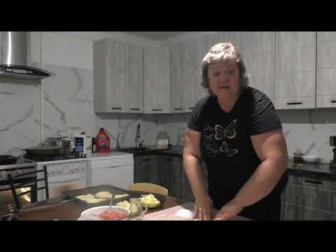 Видео: Перекус детям в школу - рецепт теста в описании - мини пиццы