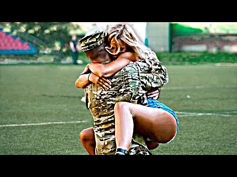 Видео: Попробуй НЕ ЗАПЛАКАТЬ! 😭 Солдаты Возвращаются Домой Со Службы / Трогательные моменты