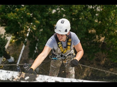 Видео: Герметизация наружных  швов  | Промышленный альпинизм