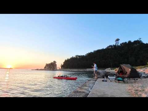 Видео: 2 дня одиночной рыбалки на каяке на тихом пляже⛵🎣 кемпинга⛱⛺ приключения🧭🌊🐟🐙🐠🤿