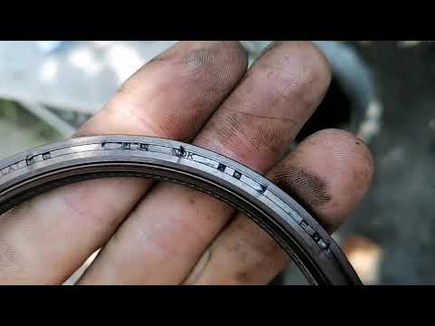 Видео: MITSUBISHI PAJERO SPORT замена сальника коленвала со стороны АКПП.