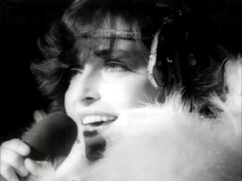 Видео: Камелия Тодорова - Песен за синия балон