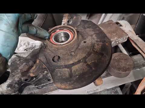 Видео: VW Polo - замена подшипника ступицы.