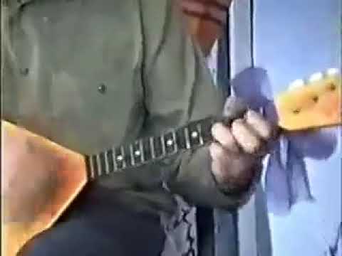 Видео: Село Мошенское - Новгородская область - русская традиционная игра на балалайке | Russian balalaika