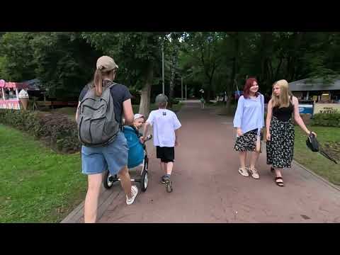 Видео: Алкомаркеты во дворе - удобно или возмутительно? Что творится в ЖК Парк Челюскинцев Минск Беларусь