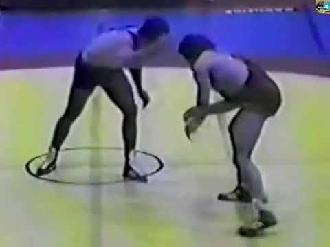 Видео: Чемпионат мира-1982 82 кг финал:Таймураз Дзгоев (СССР)-Ефраим Камберов (Болгария)
