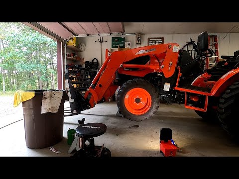 Видео: Течь в Kioti! Давайте починим! | Замена сальника передней оси