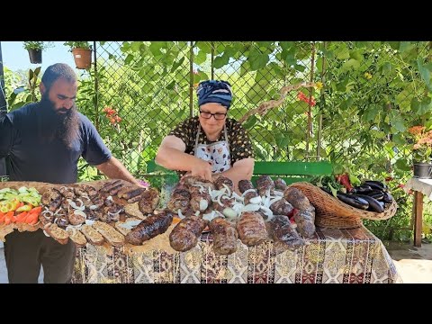 Видео: Традиционный Азербайджанский кебаб- Хан Кебаб.Ширдан Готовим на Свежем Воздухе. Жизнь в Деревне