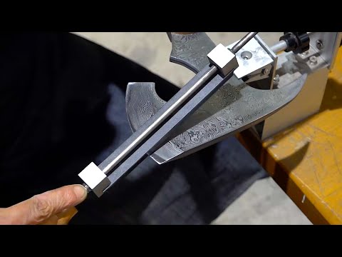 Видео: процесс изготовления большого дамасского топора. Квалифицированный корейский кузнец