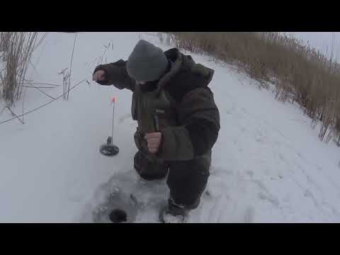 Видео: Активный клёв щуки в глухозимье! Рыбалка на жерлицы с подводными съемками.