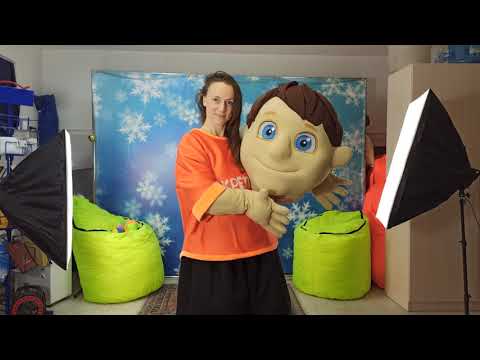 Видео: Ростовая кукла мальчик спортсмен для проведения праздников в детских центрах, брендированный