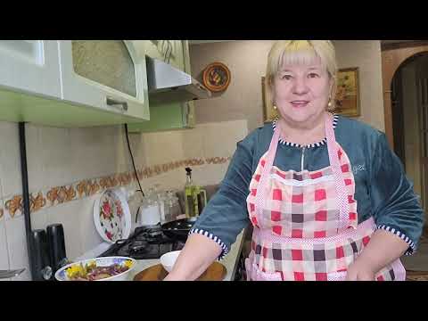 Видео: Ну очень вкусный салат министерский с колбасой.