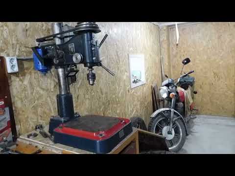 Видео: Сверлильный станок НС-12А 1958 года.(краткий обзор)