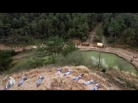 Видео: [Антияпонский фильм]Японцы мобилизуют 100 000 солдат, но на Восьмом маршруте устраивают засаду