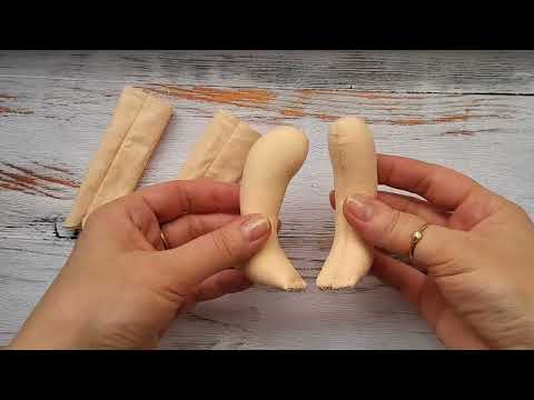 Видео: Ножки-болтушки текстильной кукле из набора. Ссылка на магазин 👇