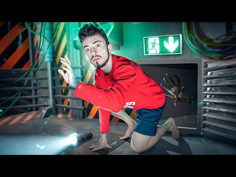 Видео: СЕКРЕТНЫЙ СПОСОБ СБЕЖАТЬ ОТ МАНЬЯКА В МАЙНКРАФТ!