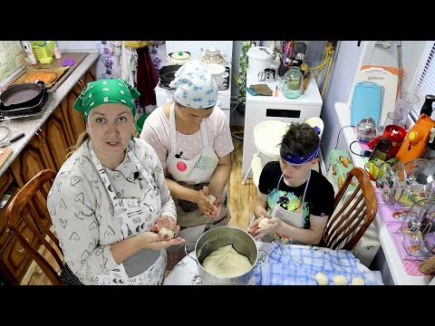 Видео: НАСТОЯЩИЕ ДЕРЕВЕНСКИЕ ЧЕБУРЕКИ ! МОЙ СЫН СТАЛ ПЕКАРЕМ 👦