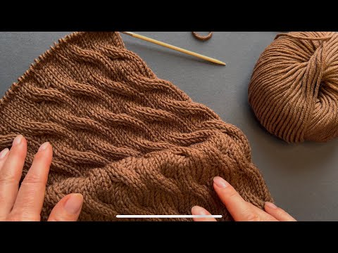 Видео: Роскошный узор из кос с секретом: для шали, свитеров и не только! 🎀