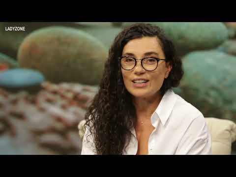 Видео: Биляна Савова, която носи камъни в чантата си. Наистина!