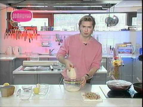 Видео: Сырное печенье, яблочно клубничный десерт с черным хлебом