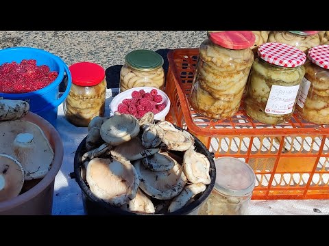 Видео: Торговля на трассе//что - то интересно, остановился и забрал все грибы //