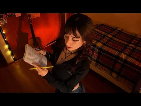 Видео: Девушка ростом 1,48 м допрашивает тебя шепотом в ASMR .ᐟ.ᐟ