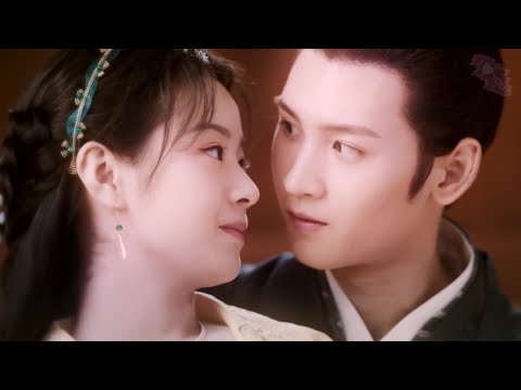 Видео: Супергерой оказался ее мужем, а миниатюрная жена мгновенно превратилась в фанатку.🍬 #中国电视剧 #甜剧