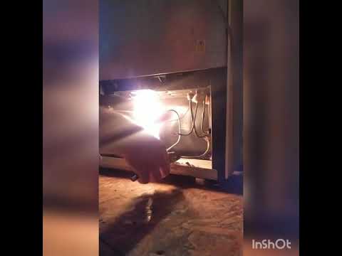 Видео: Замена инверторного компрессор у холодильника Samsung