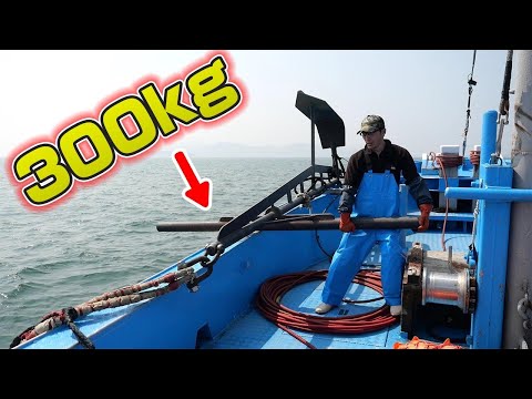 Видео: Удивительна рыбалка, которая топит огромную железную глыбу.