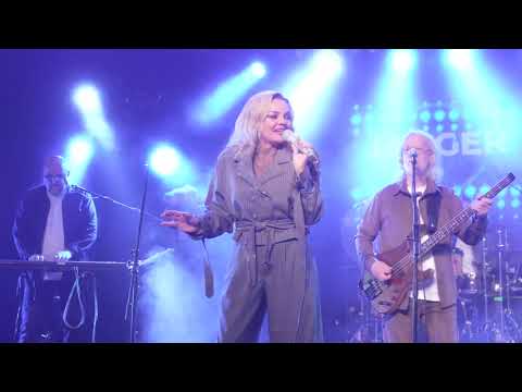Видео: ВИА «Поющие гитары» - «Синий иней» 