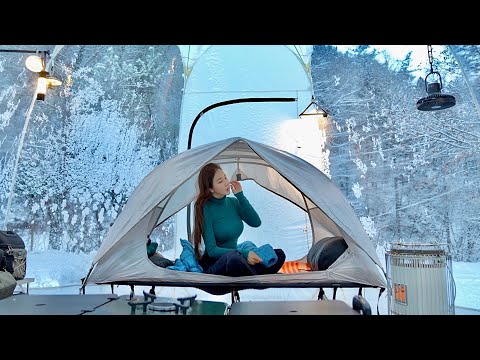 Видео: Сильная метель, лес, ледяная палатка, одиночный кемпингㅣFrozen, интересная палатка с пузырьками