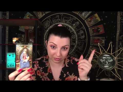 Видео: СКУЧАЕТ ли ОН? Таро Юлия Петрова