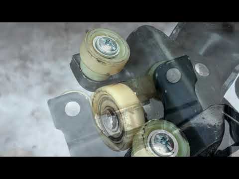 Видео: ремонт роликов сдвижной двери на ситроен берлинго