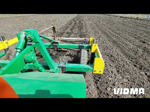 Видео: Саморобний міні трактор. Каток до культиватора. Випробовування