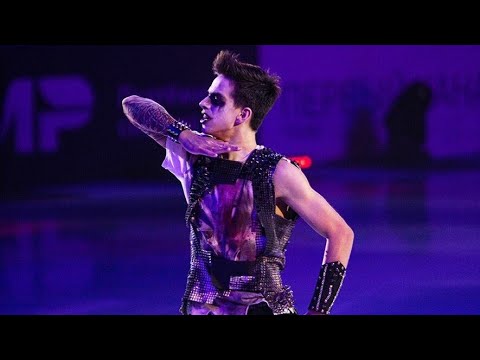 Видео: Петр Гуменник Мое сердце горит Шоу Чемпионы на льду в Санкт-Петербурге 8.04.23
