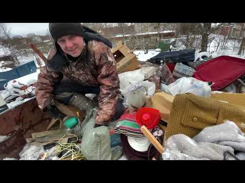 Видео: Деньги из мусора. Витёк мусорщик. Распаковка мусорного контейнера чпек)