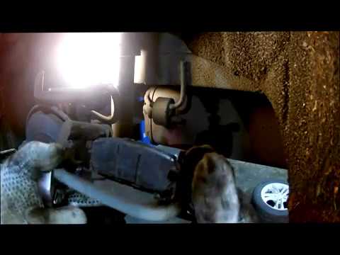 Видео: Nissan TIIDA II Замена задних тормозных дисков и колодок (Часть 2).