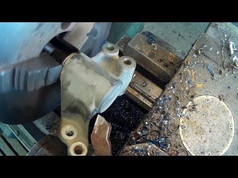 Видео: ремонт маятникового рычага автомобиля Nissan Atlas