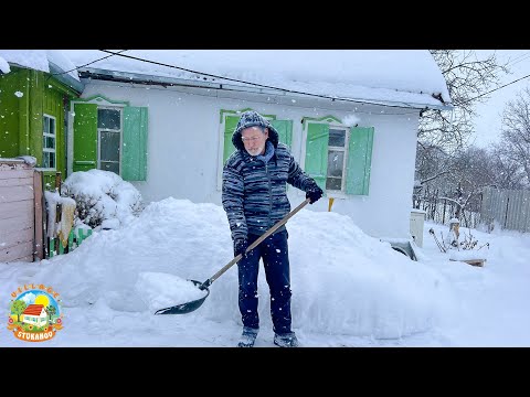Видео: ЛЮТЫЕ МОРОЗЫ  и снегопад на хуторе, ЗАСТРЯЛИ В СУГРОБЕ на машине!